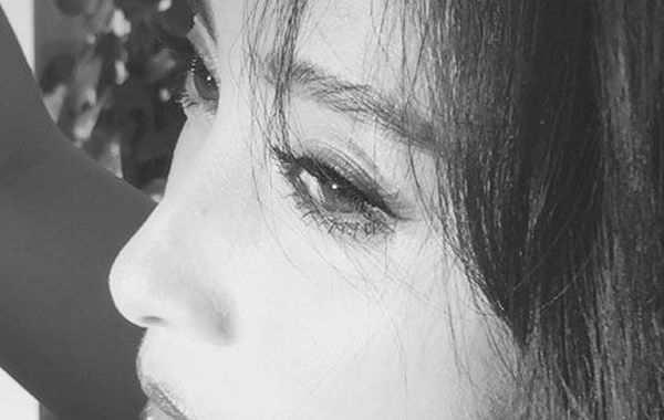 蔣勤勤吊帶美照。