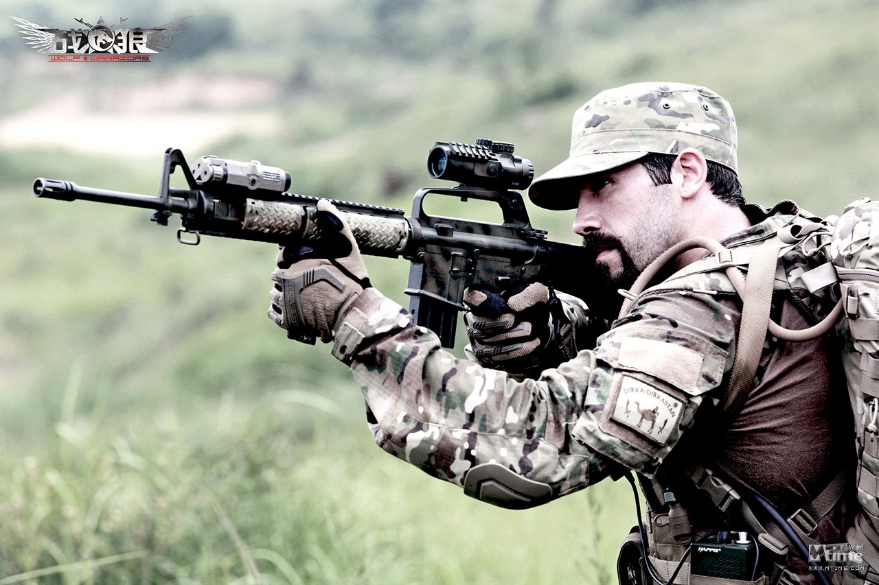 《戰(zhàn)狼》曝純爺們終極海報 《戰(zhàn)狼》曝純爺們終極海報