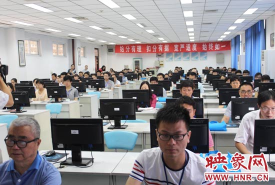 與書面評(píng)卷相比,網(wǎng)上評(píng)卷由系統(tǒng)自動(dòng)進(jìn)行分發(fā),減少了試卷過程的周轉(zhuǎn),提高了評(píng)卷的工作效率。