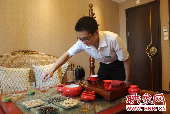 能泡好一杯茶，是李克勤今年夏天最大的收獲。