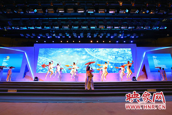 現(xiàn)場(chǎng)表演。