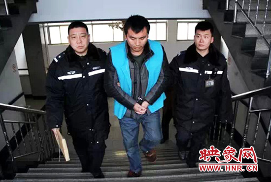 警方已經(jīng)將肇事嫌疑人控制。