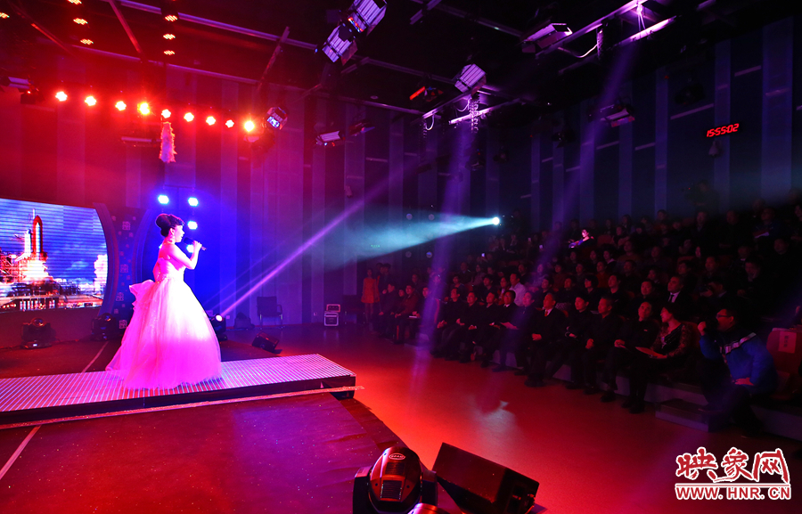 詩歌朗誦會(huì)現(xiàn)場(chǎng)。