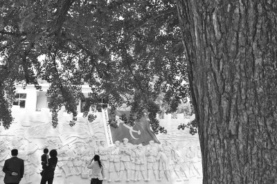 信陽(yáng)市羅山縣何家沖村，當(dāng)年紅二十五軍從這里出發(fā)。記者李文波攝影