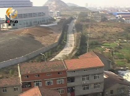 本應(yīng)沒有居民樓的區(qū)域，布滿密密麻麻的樓房