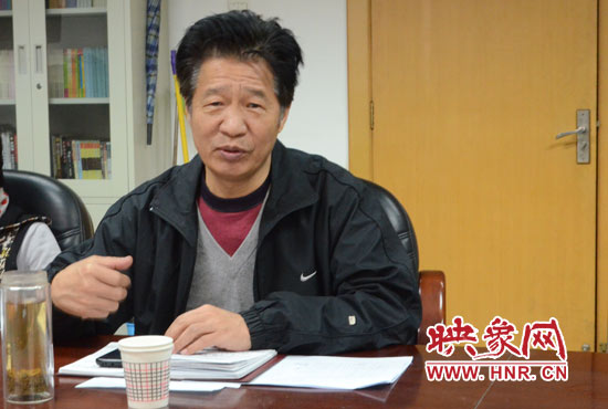河南省委宣傳部網(wǎng)宣處劉國(guó)明處長(zhǎng)主持研討會(huì)