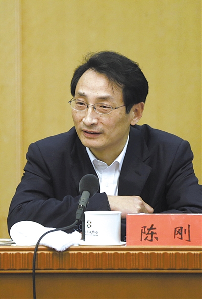 昨日，北京市人大代表、北京市副市長(zhǎng)陳剛參與豐臺(tái)團(tuán)小組討論。 新京報(bào)記者 浦峰 攝