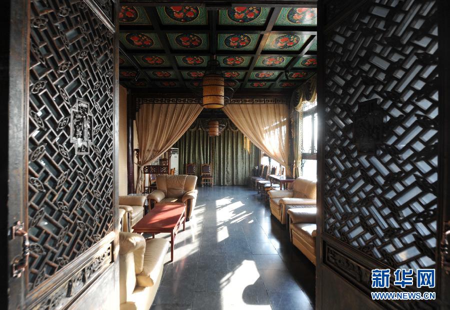 　“停業(yè)調(diào)整”的北海公園內(nèi)高檔餐廳上林苑內(nèi)部一角（1月15日攝）。