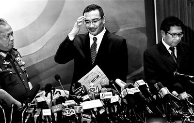 當(dāng)?shù)貢r(shí)間2014年3月12日，馬來(lái)西亞雪邦，馬來(lái)西亞交通部長(zhǎng)希山慕丁出席新聞發(fā)布會(huì)。