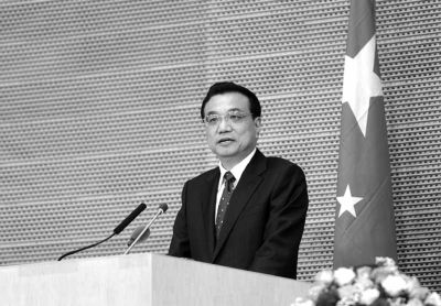 當?shù)貢r間5月5日，國務(wù)院總理李克強在非盟會議中心發(fā)表演講。圖/中國政府網(wǎng)