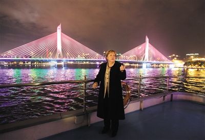 2012年2月3日，德國(guó)總理默克爾夜游廣州。