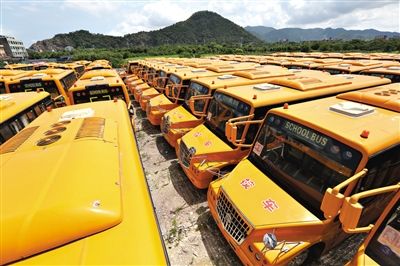 8月28日，浙江溫嶺，擱置農(nóng)村近1年的校車。
