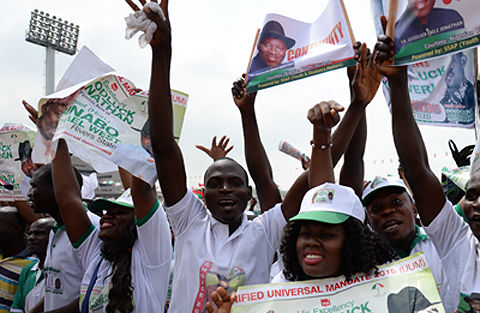 11日，喬納森總統(tǒng)的支持者在集會現(xiàn)場。