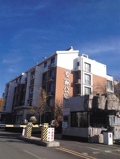 馬超群母親張桂英的一處房產(chǎn)，位于秦皇島開發(fā)區(qū)專家公寓內(nèi)，該房產(chǎn)為馬家巨款、黃金藏匿處。