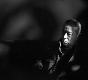 遲貴柱被判無(wú)罪后，怎么也高興不起來(lái)。