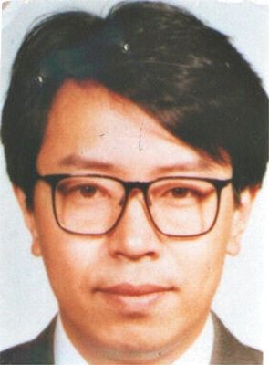 姚耿 現(xiàn)年53歲，外逃前任云南省五礦化工進(jìn)出口（集團(tuán)）公司上海浦東分公司經(jīng)理