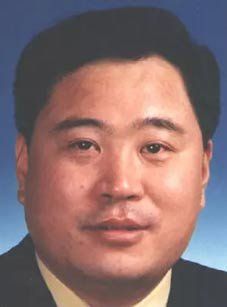 【盤點(diǎn)】“紅色通緝令”嫌犯在國(guó)外如何揮霍？