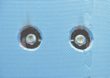 廁所內(nèi)所有的水龍頭開關(guān)都進(jìn)行了軟包。