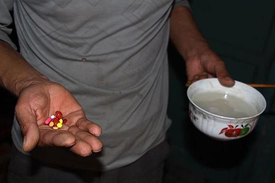 農(nóng)民被誤診艾滋病10年 妻離子散多次想自殺 農(nóng)民被誤診艾滋病10年 妻離子散多次想自殺