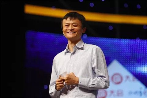 2011年8月17日，阿里巴巴集團(tuán)宣布，將提供30億元無息貸款，幫助員工解決首次置業(yè)問題，每人最高可申請30萬元。此外，阿里巴巴還將投入5億元設(shè)教育基金，通過和教育機(jī)構(gòu)共同辦學(xué)、與現(xiàn)有學(xué)校合作，解決員工子女入園、上學(xué)問題;向基層員工發(fā)放一次性的物價(jià)、子女教育補(bǔ)貼，預(yù)計(jì)總額超過4000萬元。