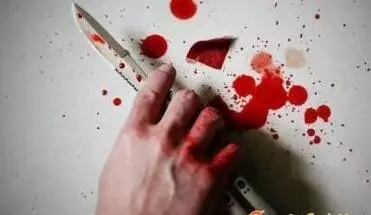 男子用被子捂死妻子 在其胸部、腹部寫下我愛(ài)你