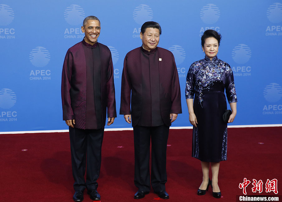 圖為習(xí)近平夫婦歡迎美國總統(tǒng)奧巴馬。中新社發(fā) 杜洋 攝