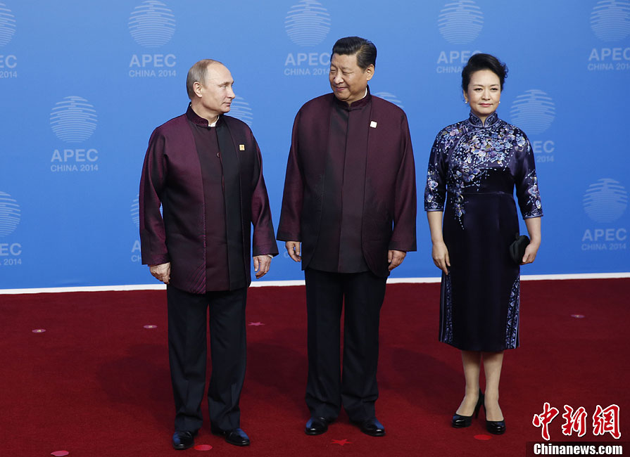 圖為習(xí)近平夫婦歡迎俄羅斯總統(tǒng)普京。中新社發(fā) 杜洋 攝