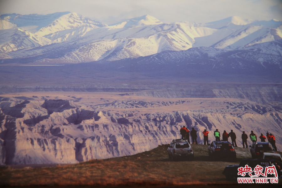 賽車(chē)的世界、更是男人的世界。圖為部分參展攝影作品。