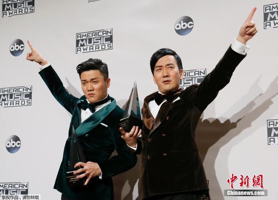筷子兄弟獲“年度國(guó)際最佳流行音樂獎(jiǎng)”