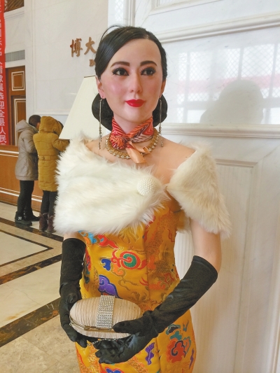 若不是這身似是而非的衣服，你能認(rèn)出這是范冰冰嗎？