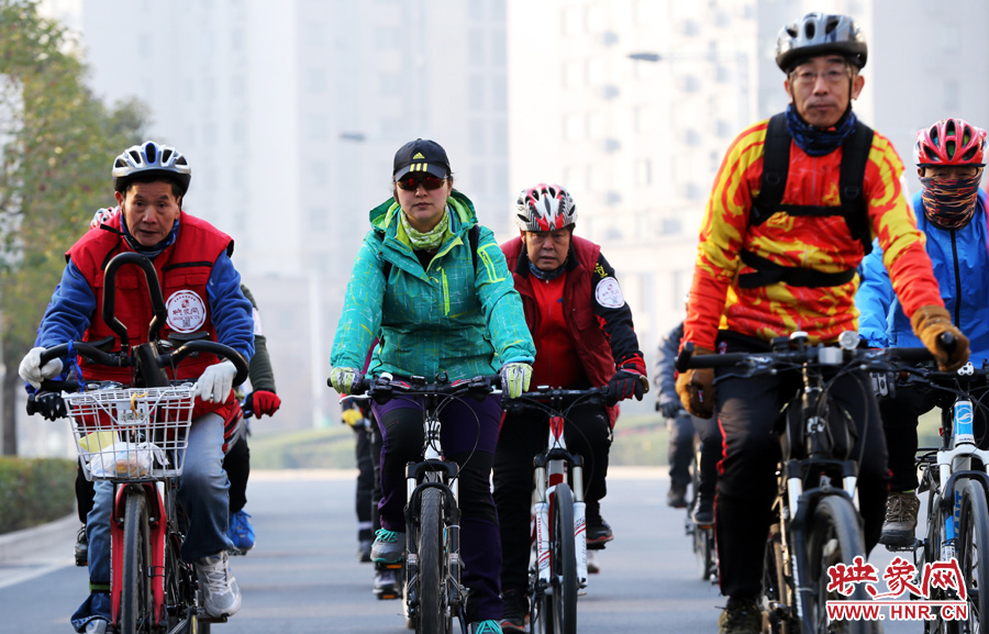 獻愛心、騎行天下，映象網(wǎng)騎行車友樂翻天