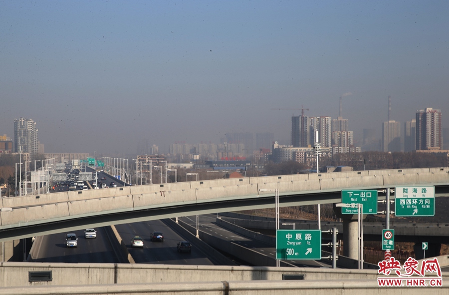 西三環(huán)與隴海高架立交出入口。