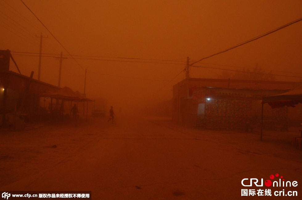 巴扎上變得寂靜無(wú)聲?！D片來(lái)源：CFP