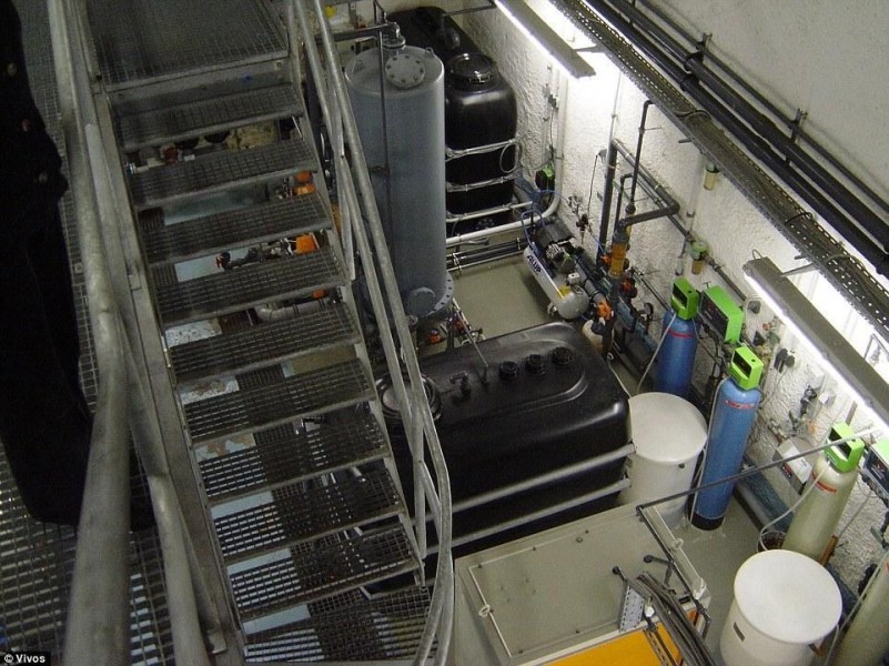 圖為堡壘內(nèi)的儲水和發(fā)電系統(tǒng)，同時還配備溫度調(diào)節(jié)與通風(fēng)設(shè)備。