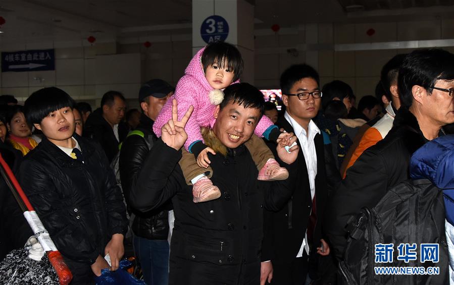 （關(guān)注春運(yùn)）（29）全國(guó)各地迎來(lái)返程客流高峰