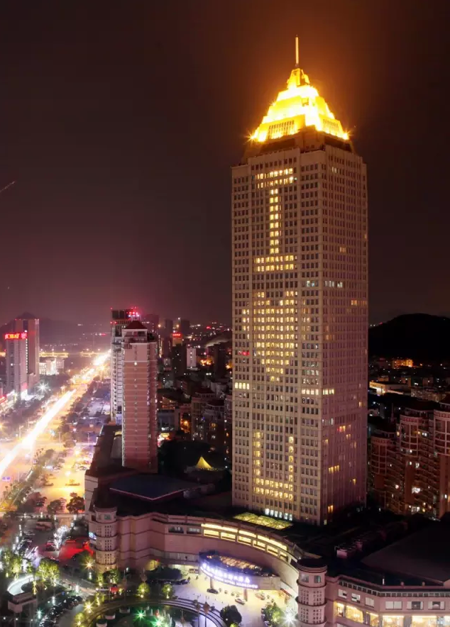 情人節(jié)最溫暖告白！84歲老人包下整樓示愛老伴