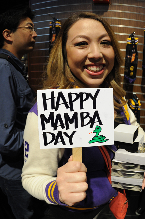 科比最后一戰(zhàn) 眾多粉絲齊聚送祝福 科比最后一戰(zhàn) 眾多粉絲齊聚送祝福