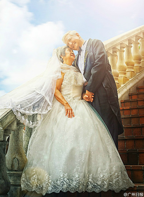 為愛圓夢！八旬老人帶老伴拍攝童話式夢幻婚紗照(圖)