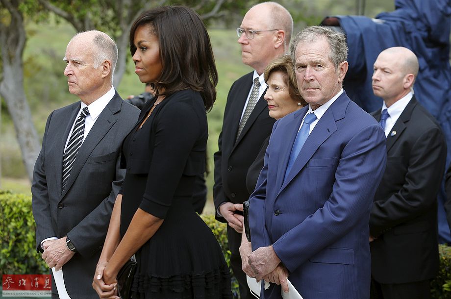 各國領導人退休后都干啥？小布什刷盤布朗教書