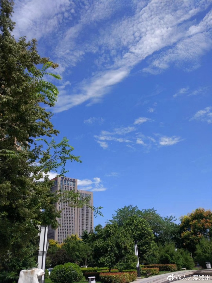 又被鄭州的藍(lán)天刷屏！隨便一拍就是手機(jī)壁紙