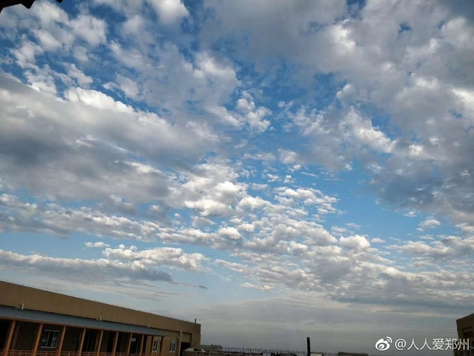 又被鄭州的藍(lán)天刷屏！隨便一拍就是手機(jī)壁紙