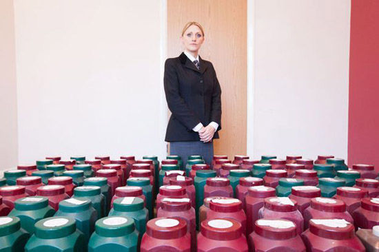 英25萬具骨灰滯留殯儀館，部分存放逾40年無人認(rèn)領(lǐng)。（網(wǎng)頁截圖）