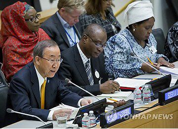 為應對埃博拉疫情，秘書長潘基文主持召開高級別會議。