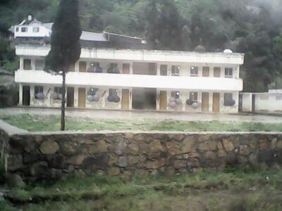 昨日，貴州畢節(jié)某小學(xué)，只有二、四、六三個(gè)年級(jí)，四年級(jí)學(xué)生30多名。讀者供圖