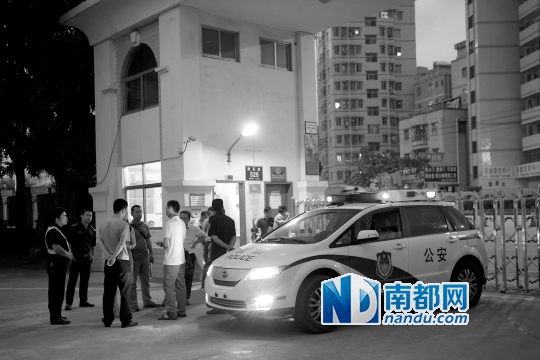 　接人的親戚和校方一度沒(méi)談攏,雙方甚至差點(diǎn)鬧到派出所。