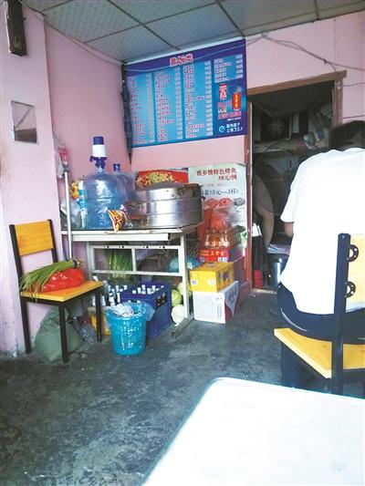 無(wú)照餐館入駐網(wǎng)絡(luò)訂餐平臺(tái)門(mén)檻低 監(jiān)管成難題 無(wú)照餐館入駐網(wǎng)絡(luò)訂餐平臺(tái)門(mén)檻低 監(jiān)管成難題