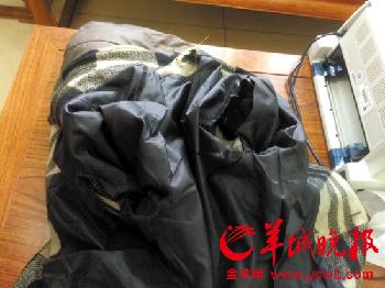 年邁體弱，一些老人家中衣物多年未洗，又舊又破