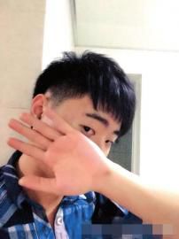 事發(fā)前，小曾發(fā)出一張剛剛剪完短發(fā)的照片。