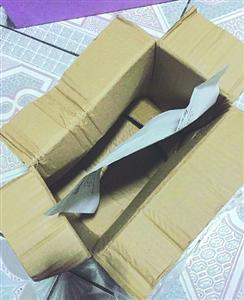 拼多多團(tuán)購(gòu)面膜，結(jié)果送來(lái)一個(gè)空盒、一張紙條。