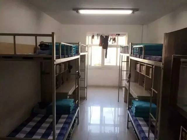 這個(gè)學(xué)校的男生宿舍火了！女同學(xué)都喊著要嫁